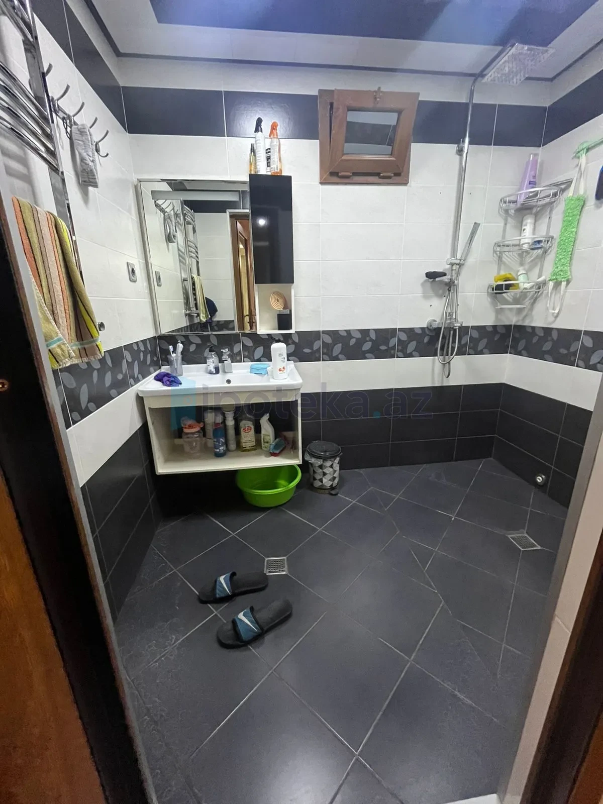 Satılır 3 otaqlı yeni tikili 130 m²