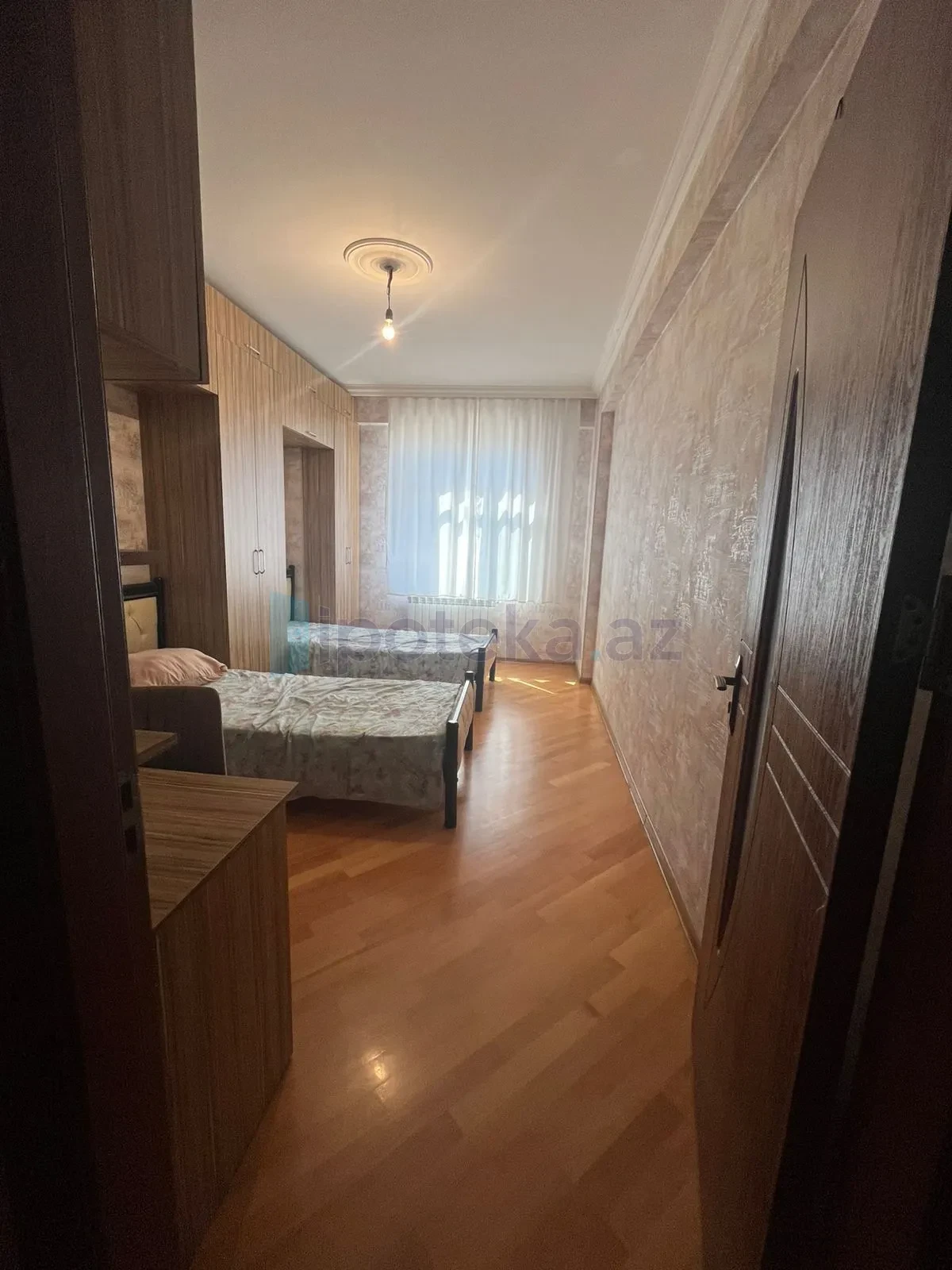 Satılır 3 otaqlı yeni tikili 130 m²