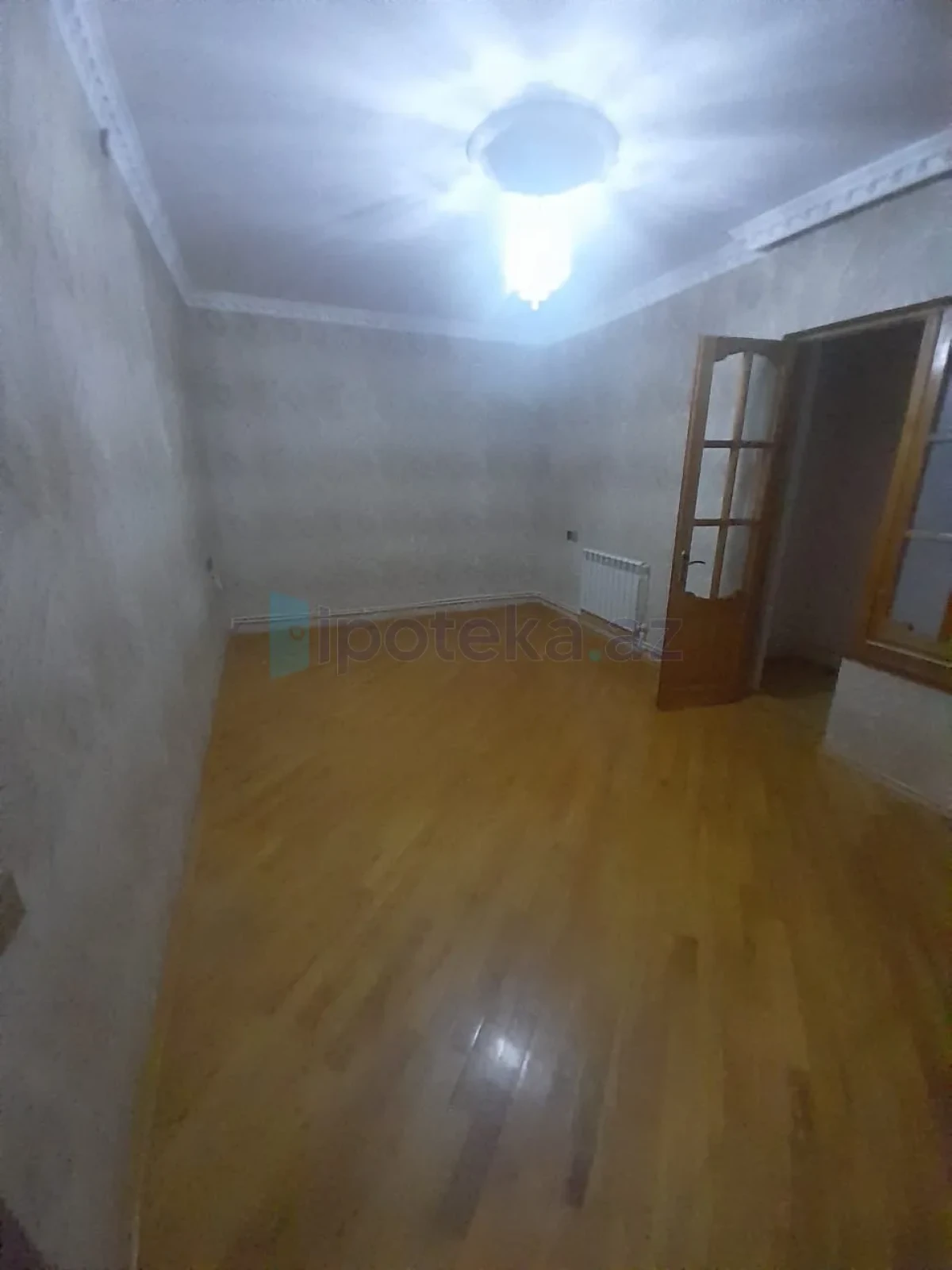 Satılır 2 otaqlı köhnə tikili 69 m²