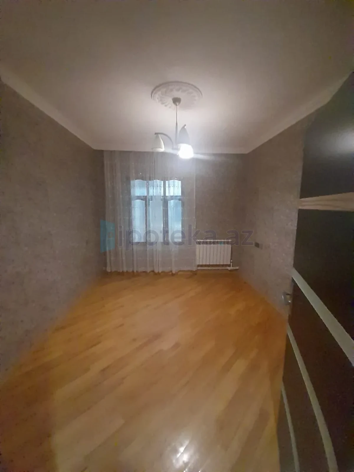 Satılır 2 otaqlı köhnə tikili 69 m²