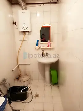Satılır 2 otaqlı köhnə tikili 60 m²