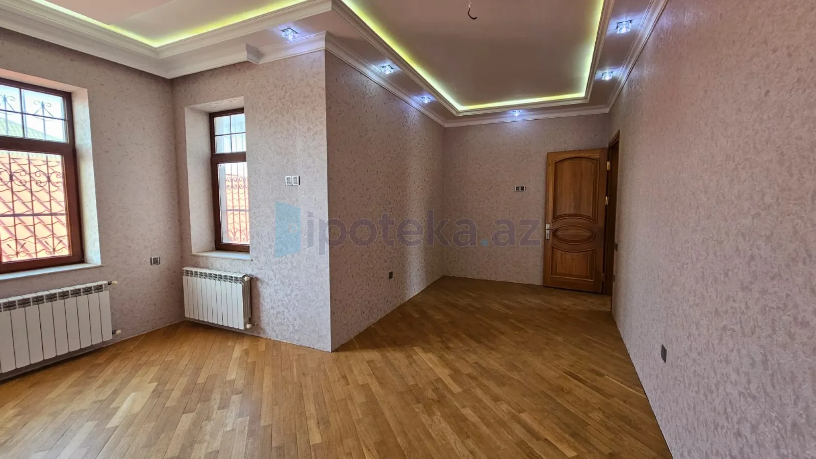 Satılır 6 otaqlı həyət evi 450 m²