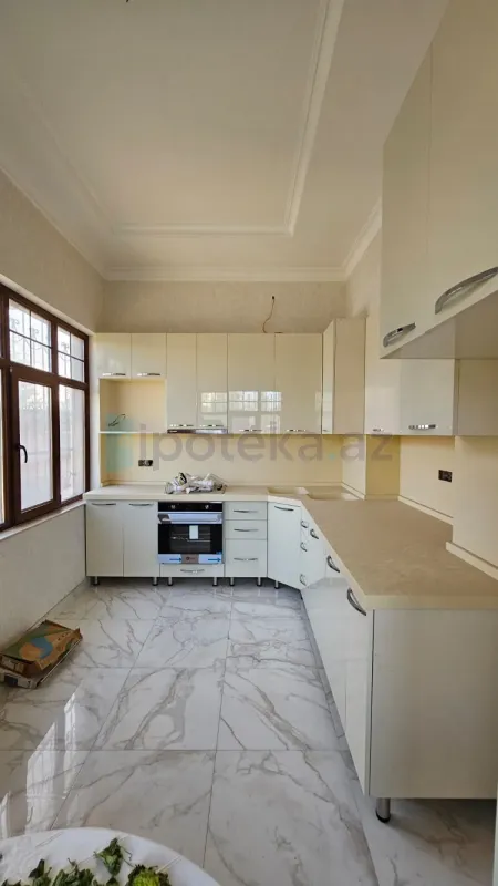 Satılır 6 otaqlı həyət evi 450 m²