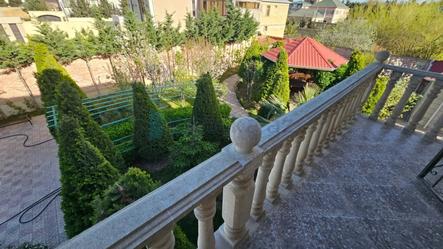 Satılır 6 otaqlı həyət evi 450 m²