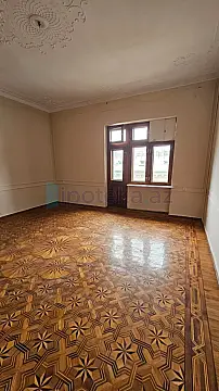 Satılır 3 otaqlı köhnə tikili 105 m²