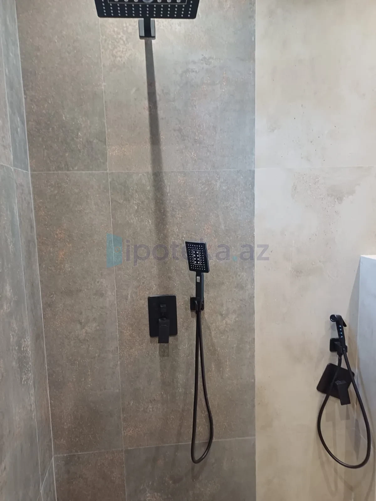 Satılır 6 otaqlı həyət evi 330 m²