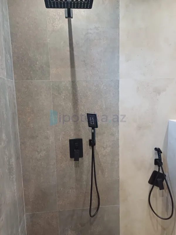 Satılır 6 otaqlı həyət evi 330 m²