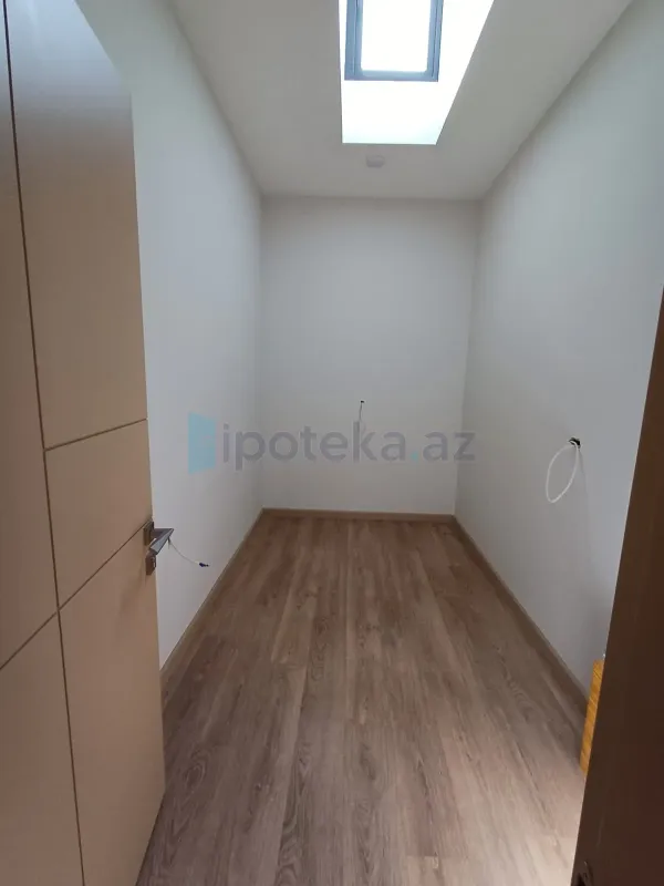 Satılır 6 otaqlı həyət evi 330 m²