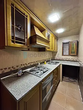 Satılır 3 otaqlı köhnə tikili 85 m²