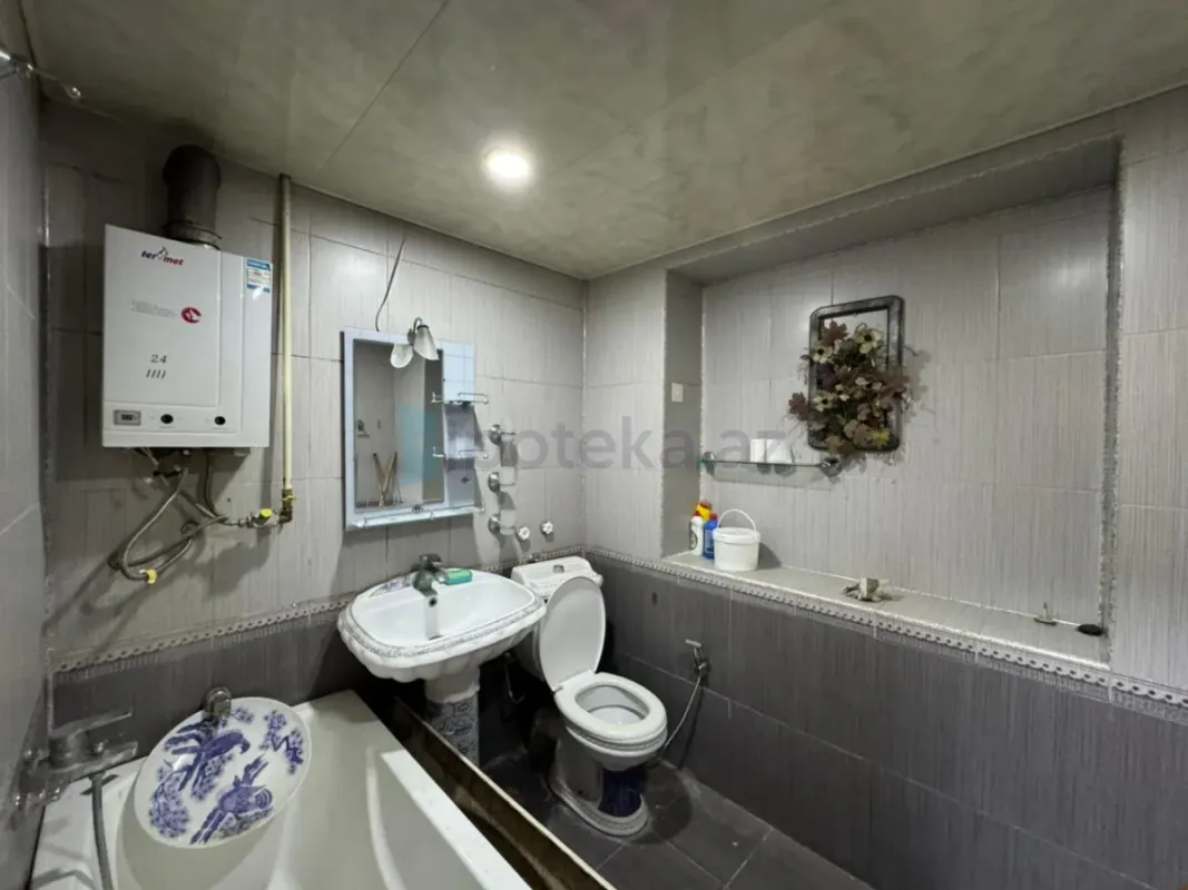 Satılır 3 otaqlı köhnə tikili 85 m²