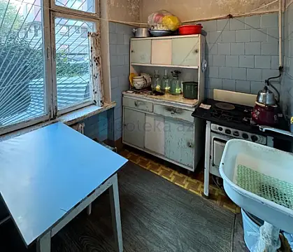 Satılır 3 otaqlı köhnə tikili 80 m²