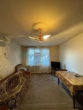 Satılır 3 otaqlı köhnə tikili 80 m²