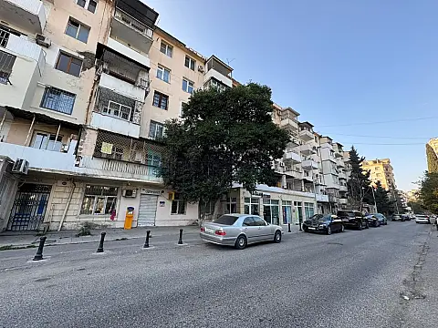 Satılır 3 otaqlı köhnə tikili 80 m²