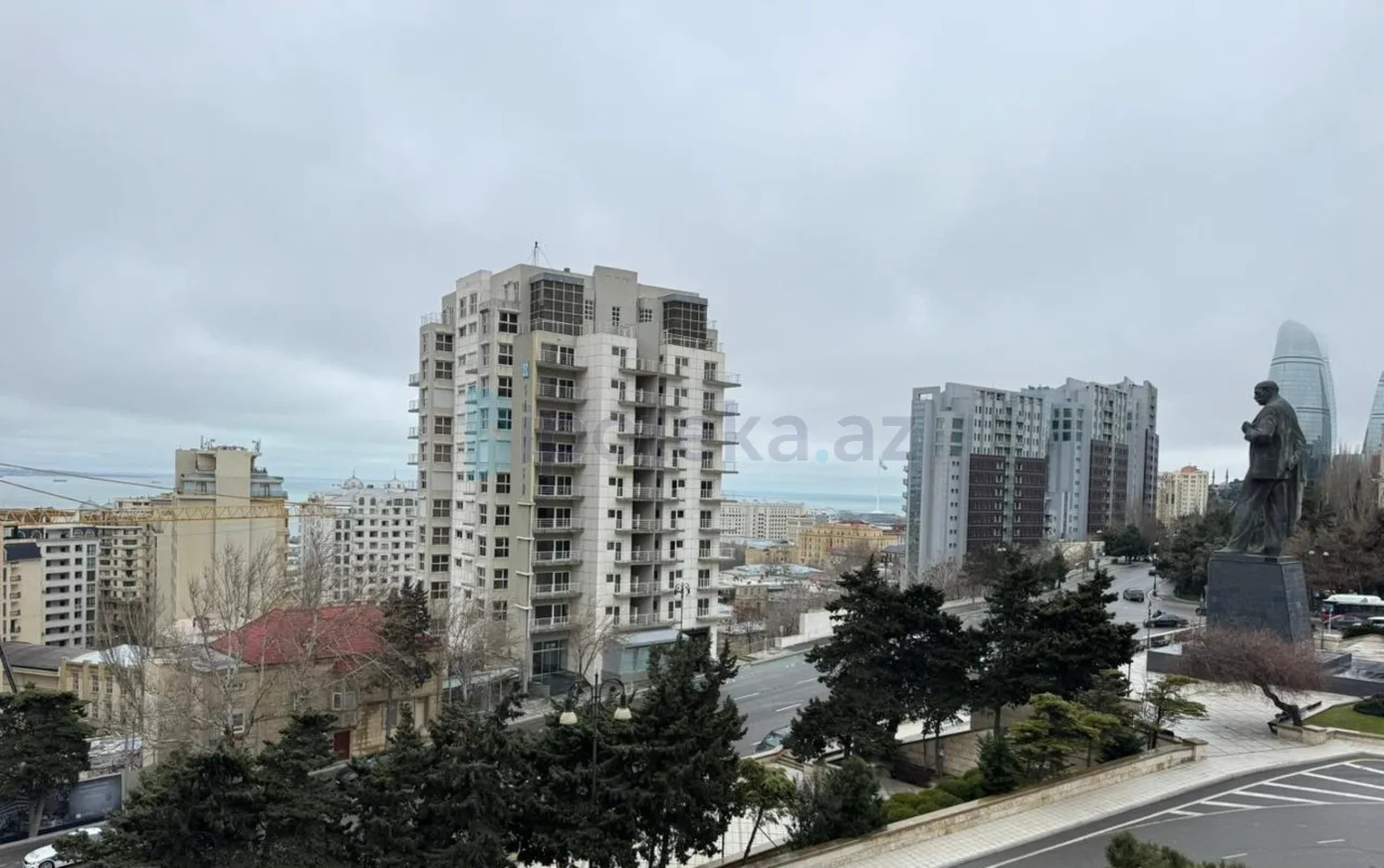 Satılır 2 otaqlı köhnə tikili 60 m²