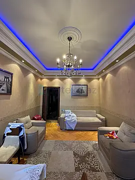 Satılır 2 otaqlı köhnə tikili 60 m²