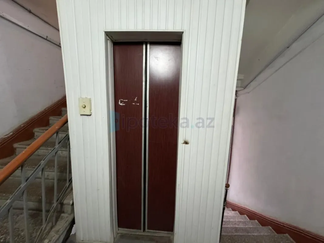 Satılır 2 otaqlı köhnə tikili 60 m²