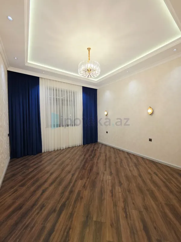 Satılır 4 otaqlı mənzil 208 m²