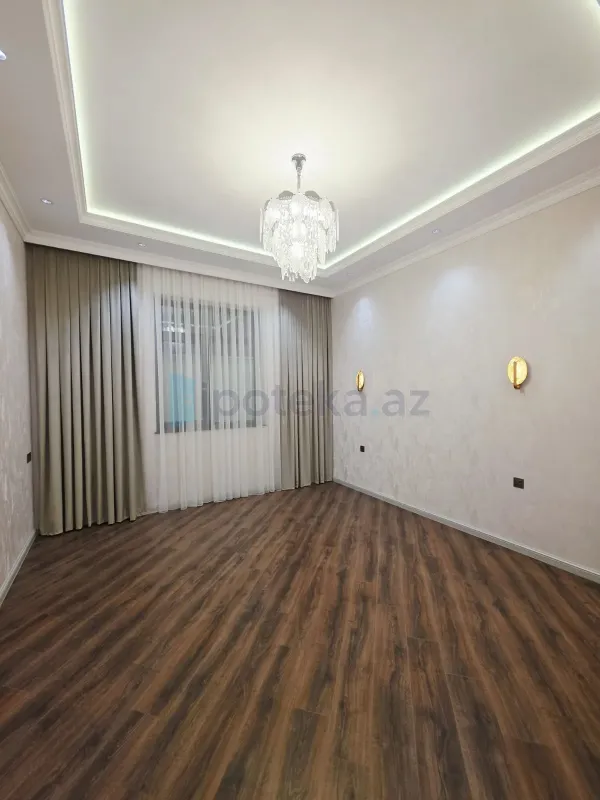Satılır 4 otaqlı mənzil 208 m²