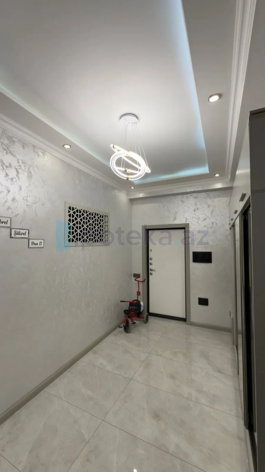 Satılır 3 otaqlı yeni tikili 132 m²