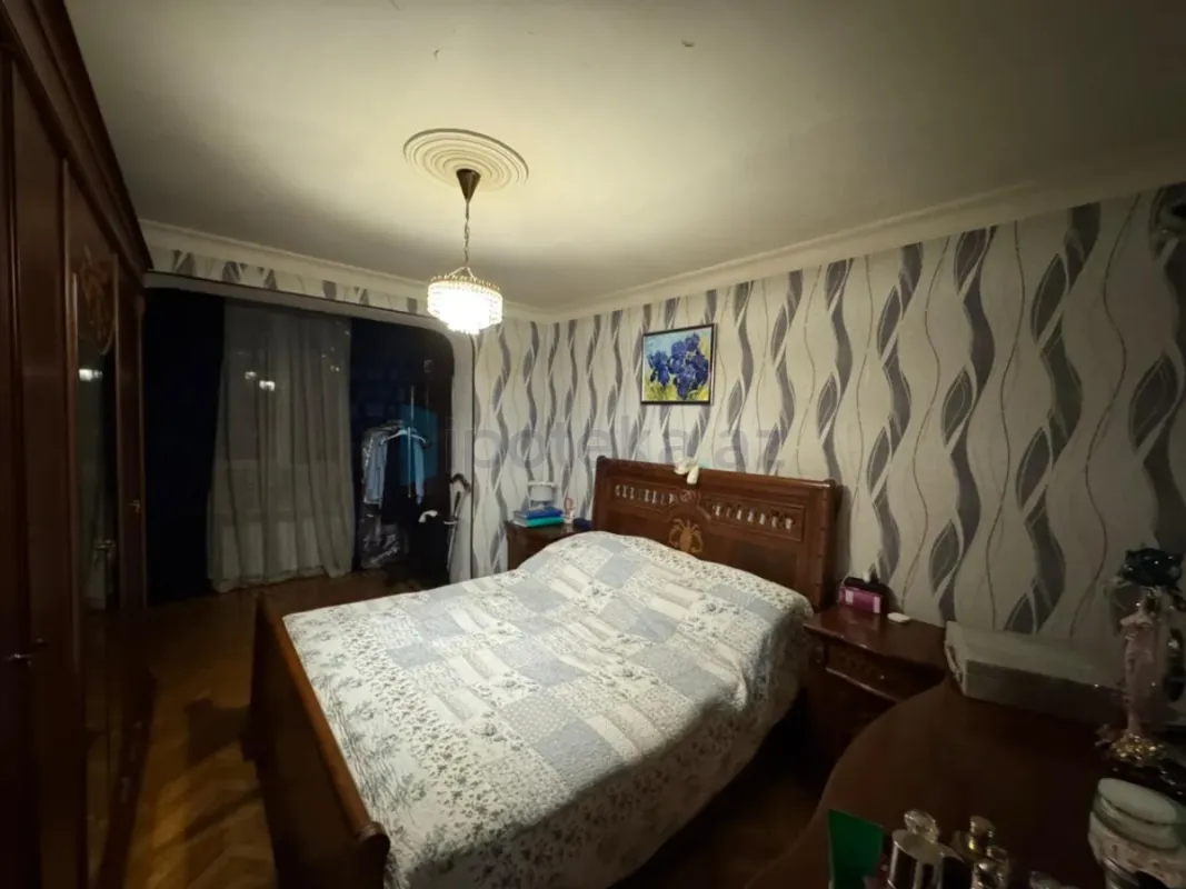 Satılır 3 otaqlı köhnə tikili 75 m²
