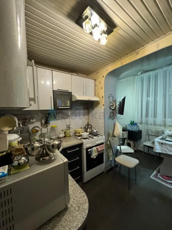 Satılır 3 otaqlı köhnə tikili 75 m²