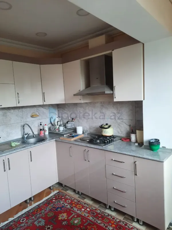 Satılır 3 otaqlı köhnə tikili 80 m²