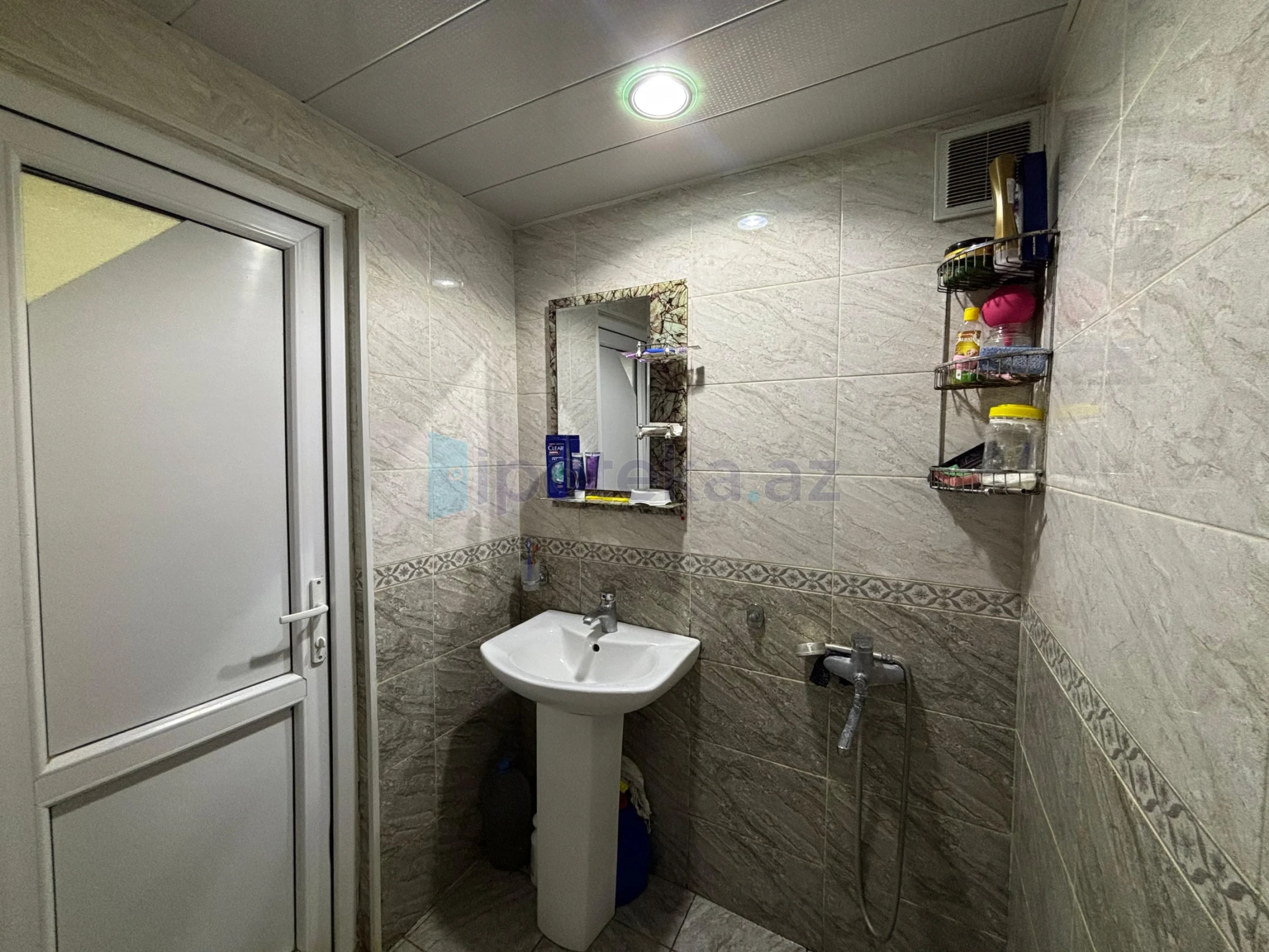 Satılır 3 otaqlı köhnə tikili 70 m²