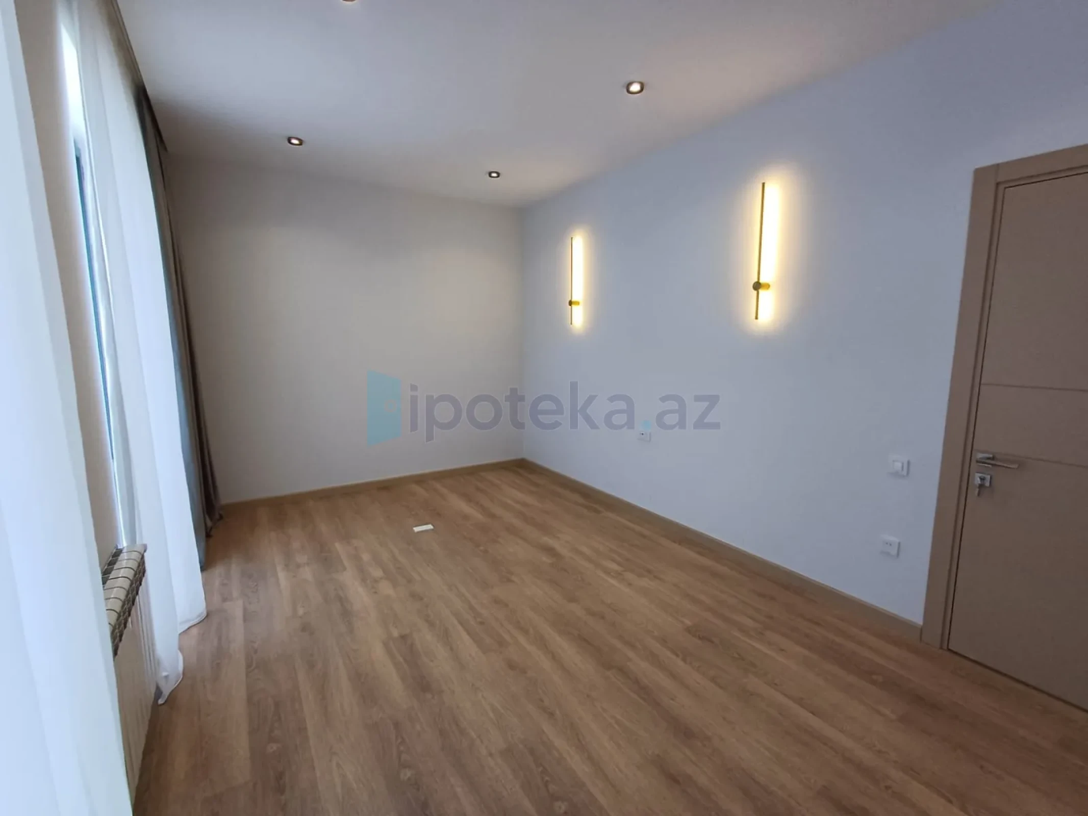 Satılır 6 otaqlı həyət evi 330 m²