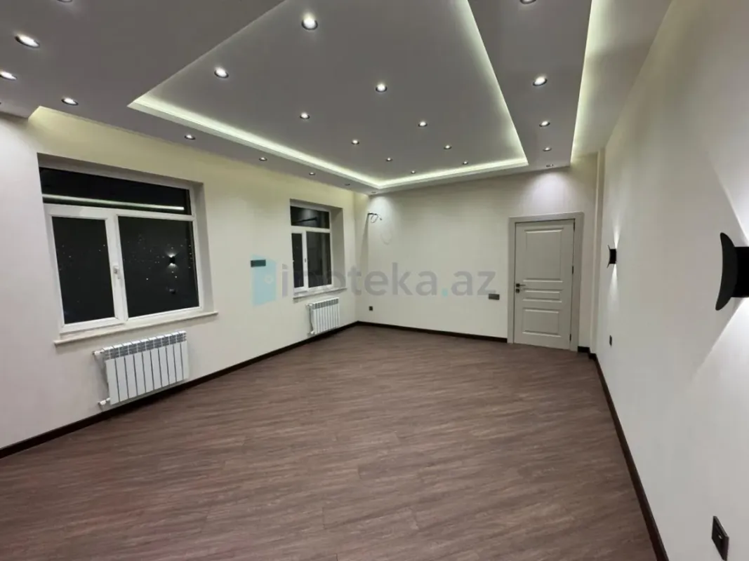 Satılır 3 otaqlı yeni tikili 135 m²