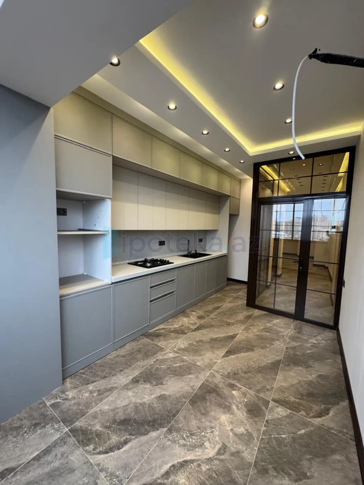 Satılır 3 otaqlı yeni tikili 135 m²