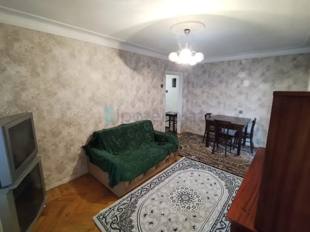 Satılır 2 otaqlı köhnə tikili 41 m²