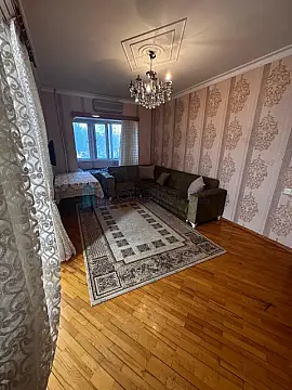 Satılır 2 otaqlı köhnə tikili 60 m²