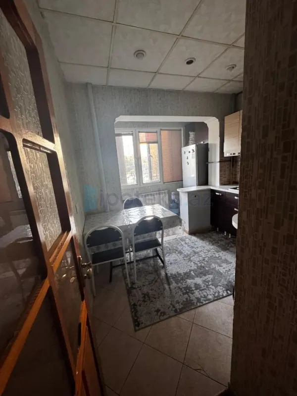 Satılır 2 otaqlı köhnə tikili 60 m²