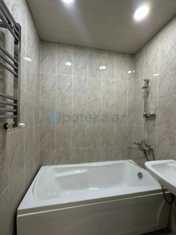 Satılır 3 otaqlı yeni tikili 85 m²