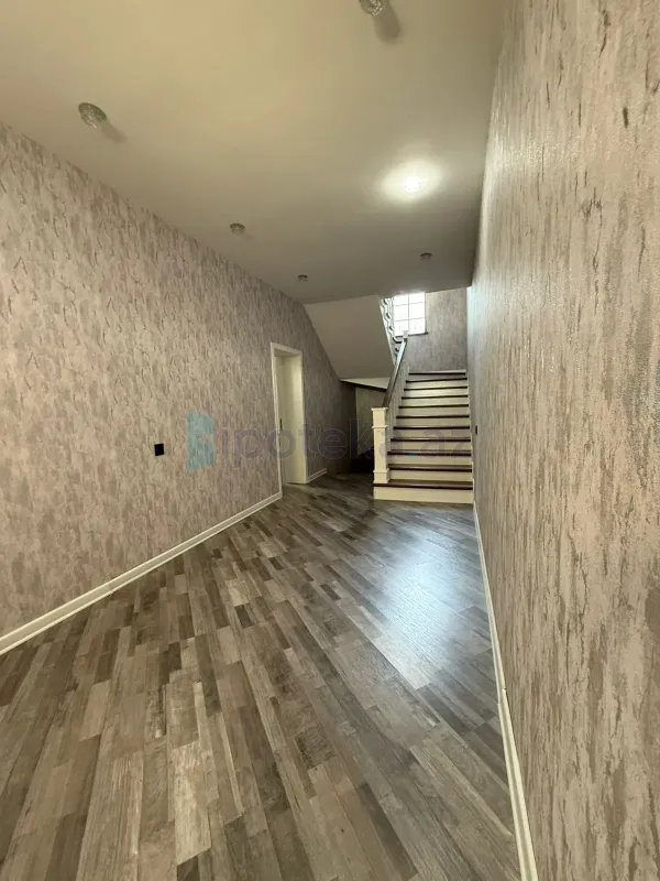Satılır 5 otaqlı həyət evi 200 m²