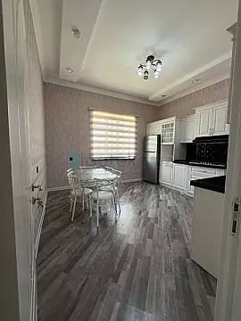 Satılır 5 otaqlı həyət evi 200 m²