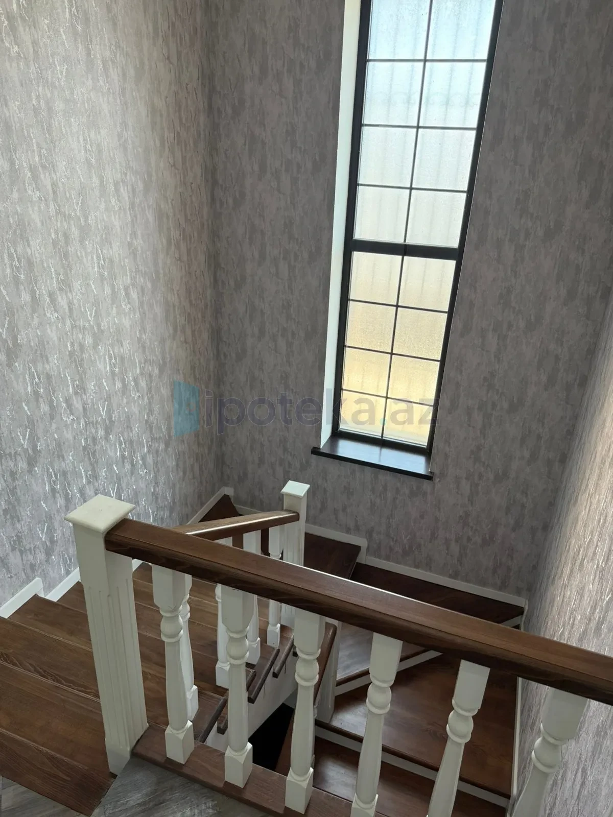 Satılır 5 otaqlı həyət evi 200 m²