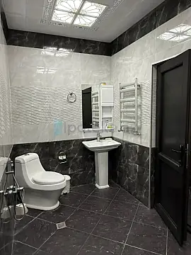 Satılır 5 otaqlı həyət evi 200 m²