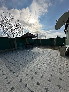 Satılır 3 otaqlı həyət evi 100 m²