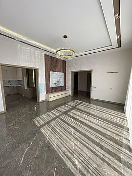 Satılır 5 otaqlı həyət evi 220 m²