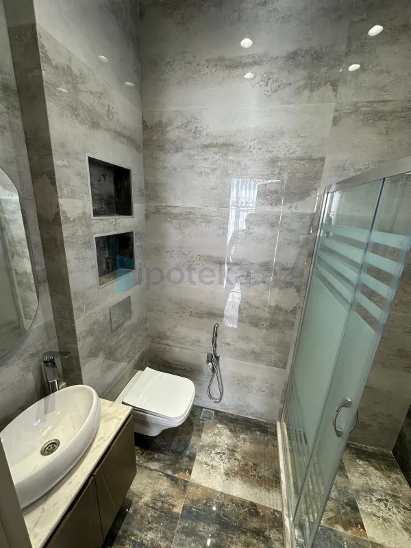 Satılır 5 otaqlı həyət evi 220 m²