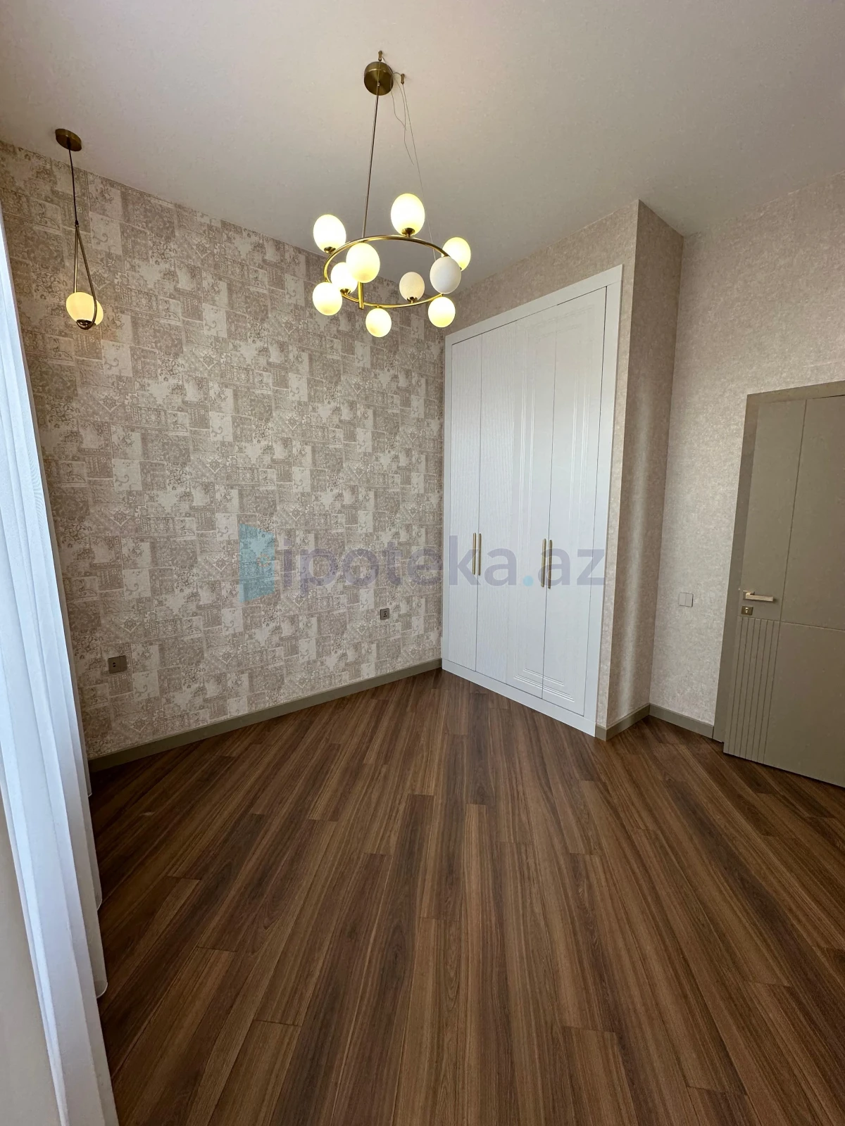 Satılır 5 otaqlı həyət evi 220 m²