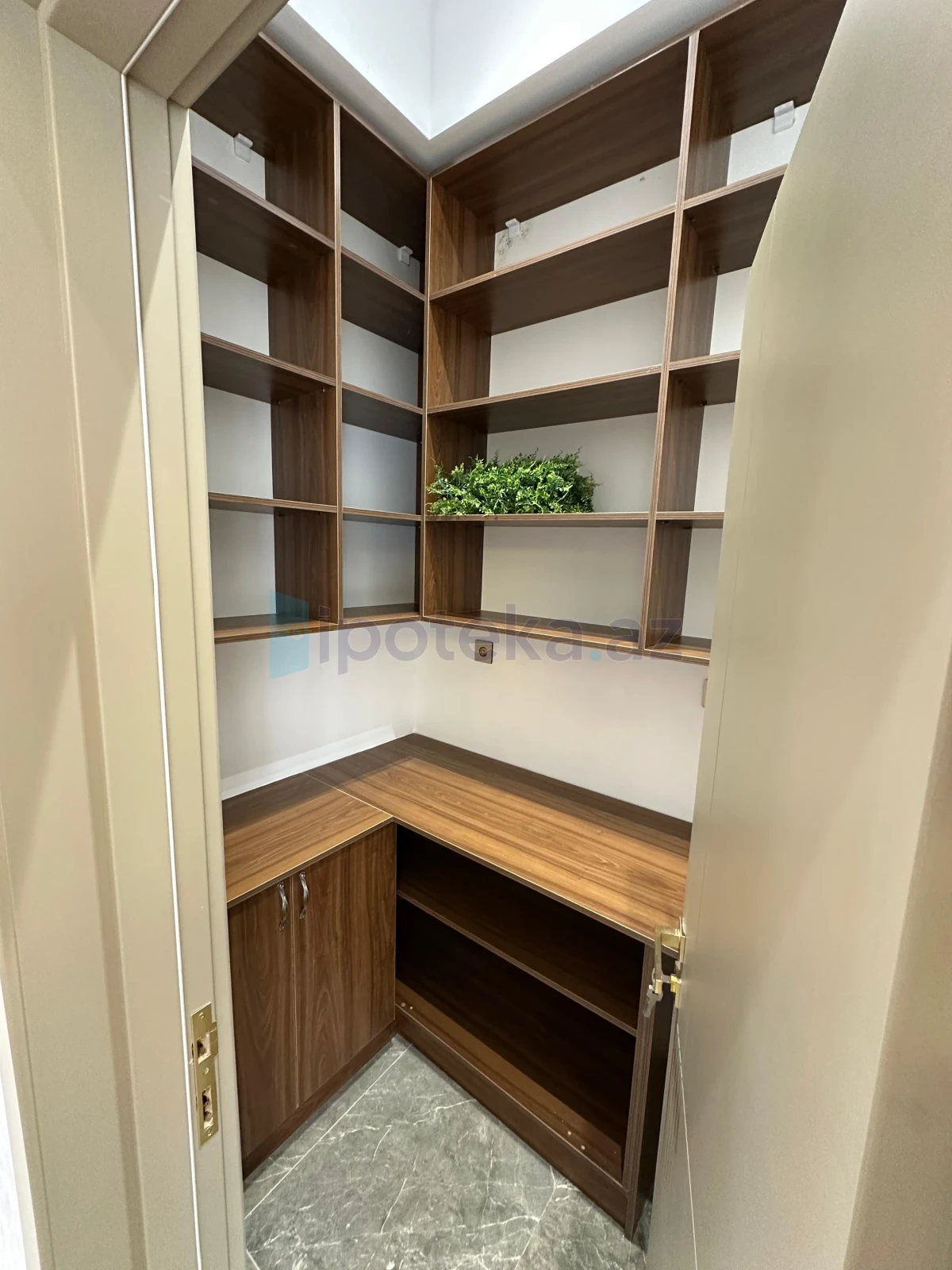 Satılır 5 otaqlı həyət evi 220 m²