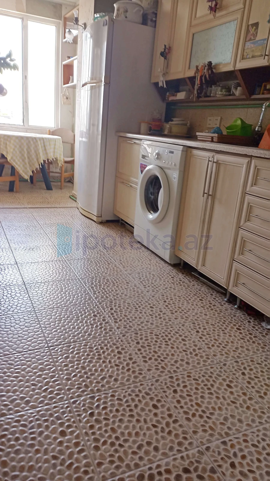 Satılır 3 otaqlı köhnə tikili 90 m²