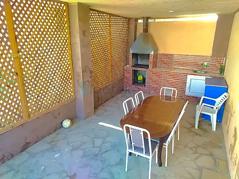 Satılır 4 otaqlı həyət evi 120 m²
