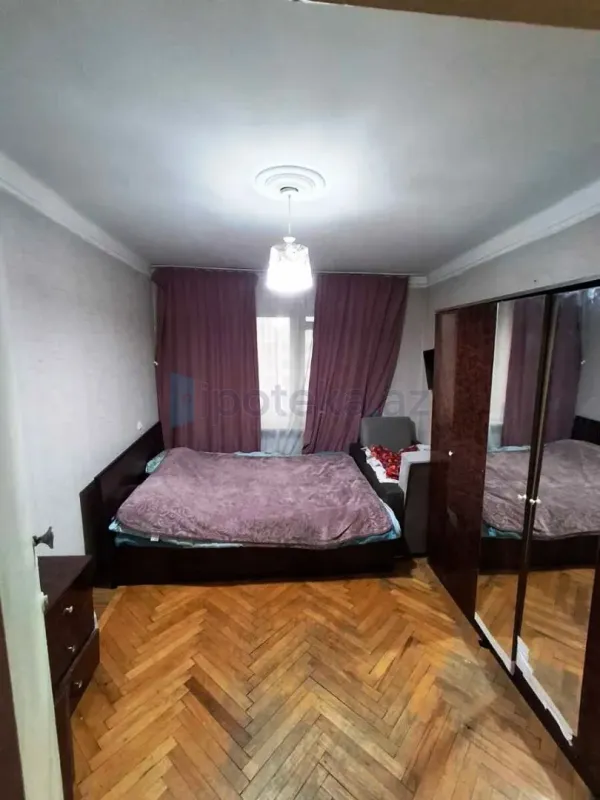Satılır 2 otaqlı köhnə tikili 60 m²