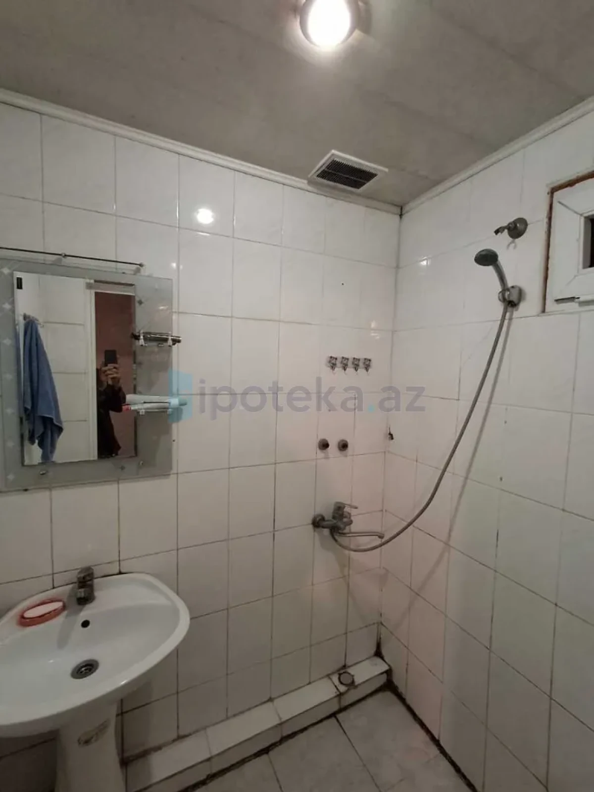Satılır 2 otaqlı köhnə tikili 60 m²