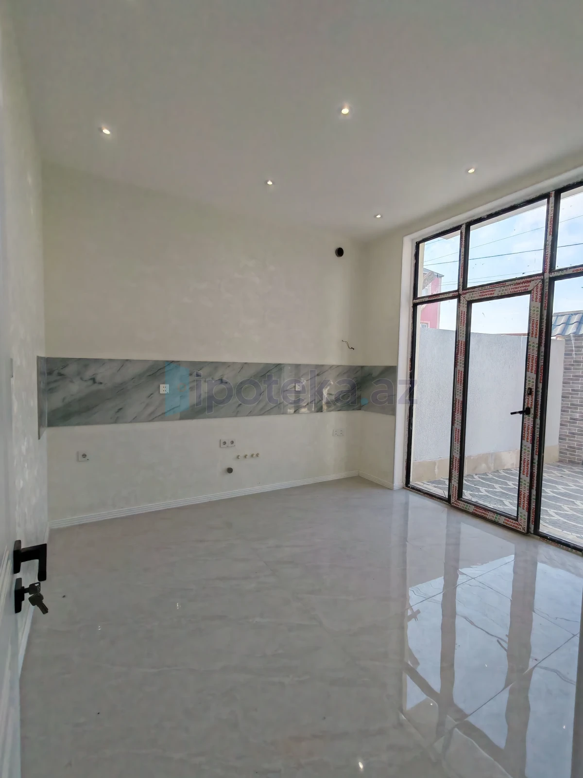 Satılır 6 otaqlı həyət evi 200 m²