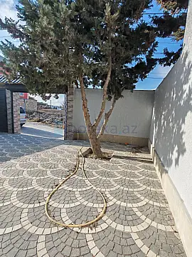Satılır 6 otaqlı həyət evi 200 m²