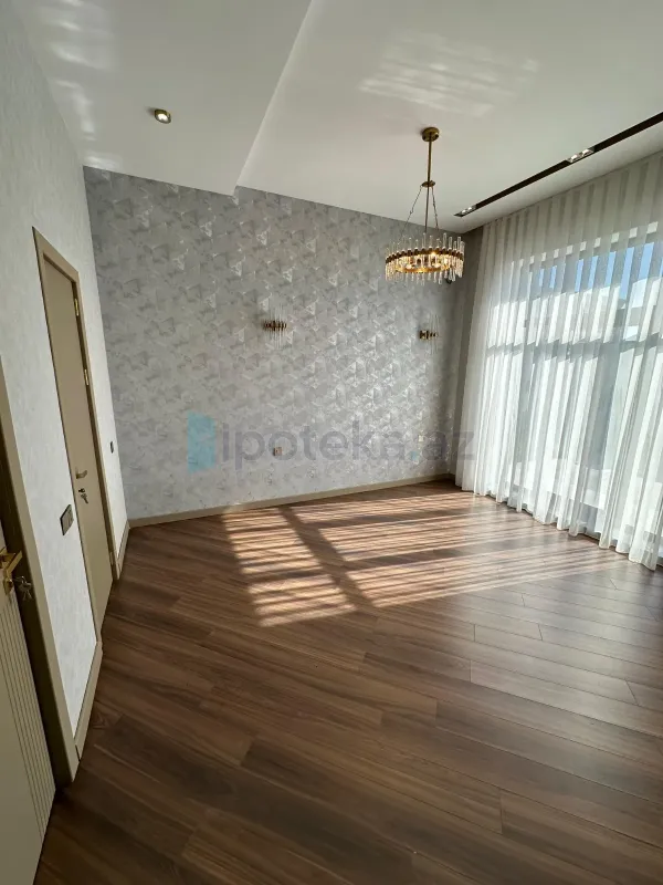 Satılır 5 otaqlı həyət evi 220 m²